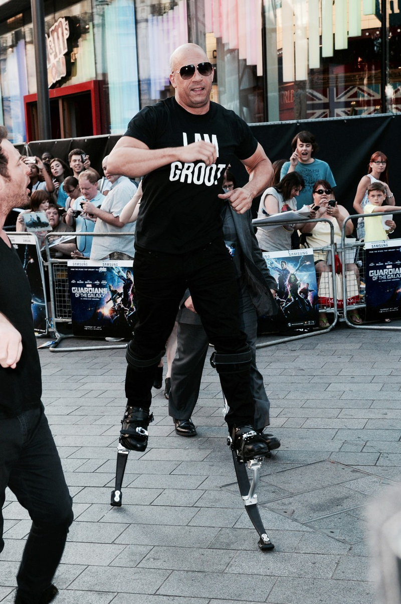 Illustration for article titled Vin Diesel Wears Stilts and T-Shirt to Premiere, Is Awesome